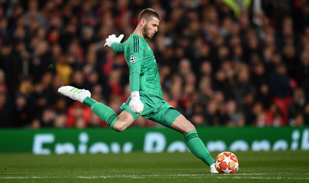 Chelsea are considering a move for former Manchester United superstar David de Gea.