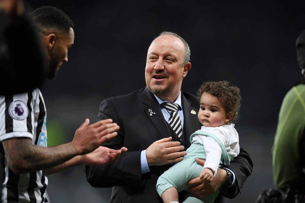 Rafa Benitez had reportedly convinced Jamaal Lascelles to stay another season in 2018. With him gone, will Lascelles look to follow suit? (Picture Courtesy - AFP/Getty Images)