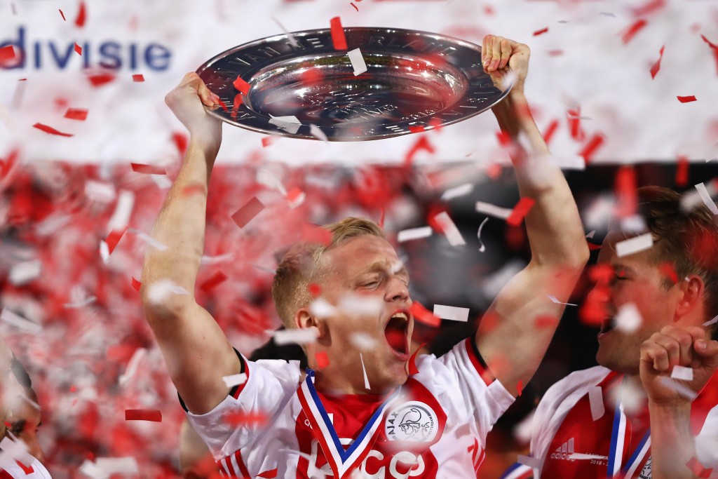 Inter Milan plot Manchester United raid for Donny van de Beek.