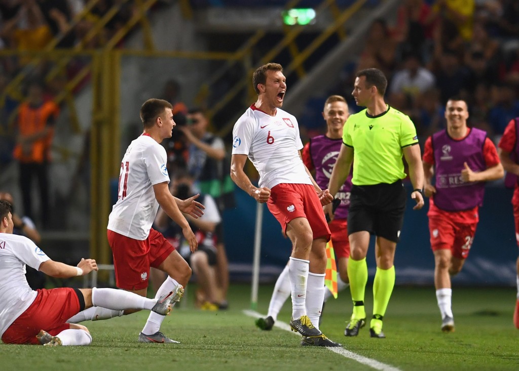 Krystian Bielik is closing in on his return from injury. (Photo by Claudio Villa/Getty Images)