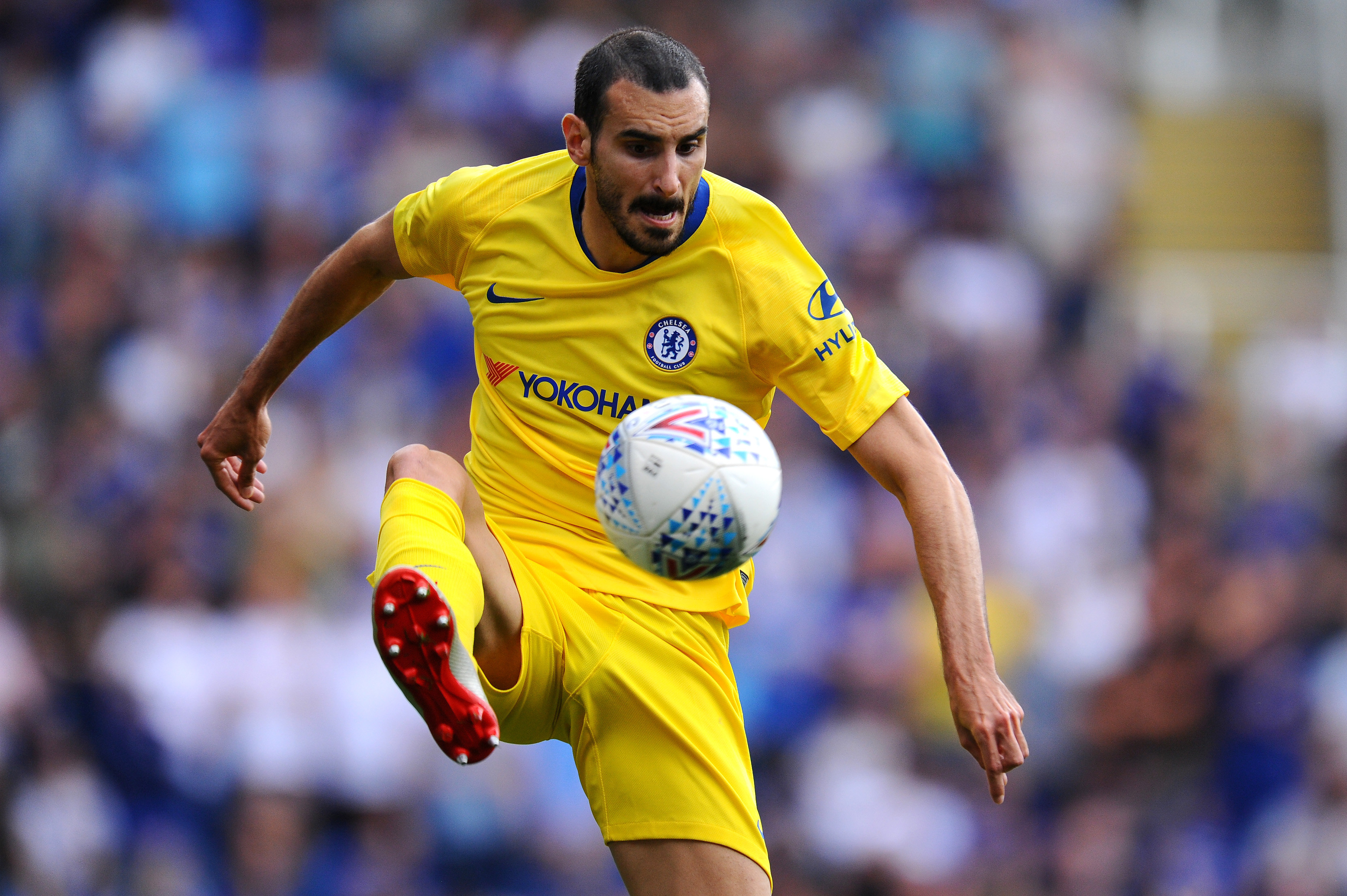 READING, ENGLAND - JULY 28: Davide Zappacosta of Chelsea controls the ball during the Pre-Season Friendly match between Reading and Chelsea at Madejski Stadium on July 28, 2019 in Reading, England. (Photo by Alex Burstow/Getty Images)
