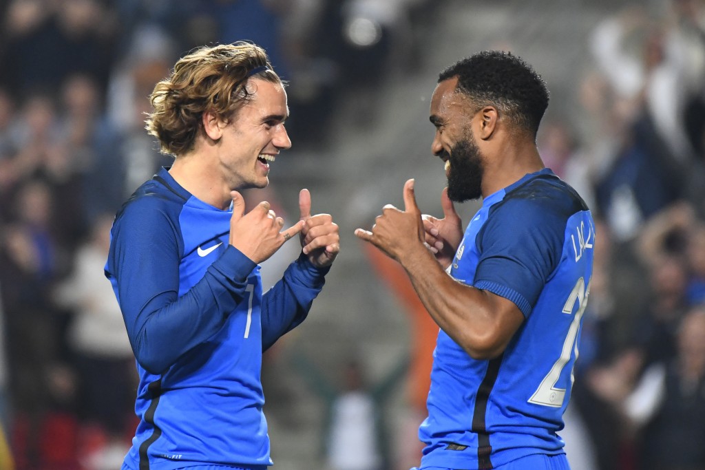 Atletico want Lacazette to replace Griezmann (Photo by DAMIEN MEYER/AFP/Getty Images)