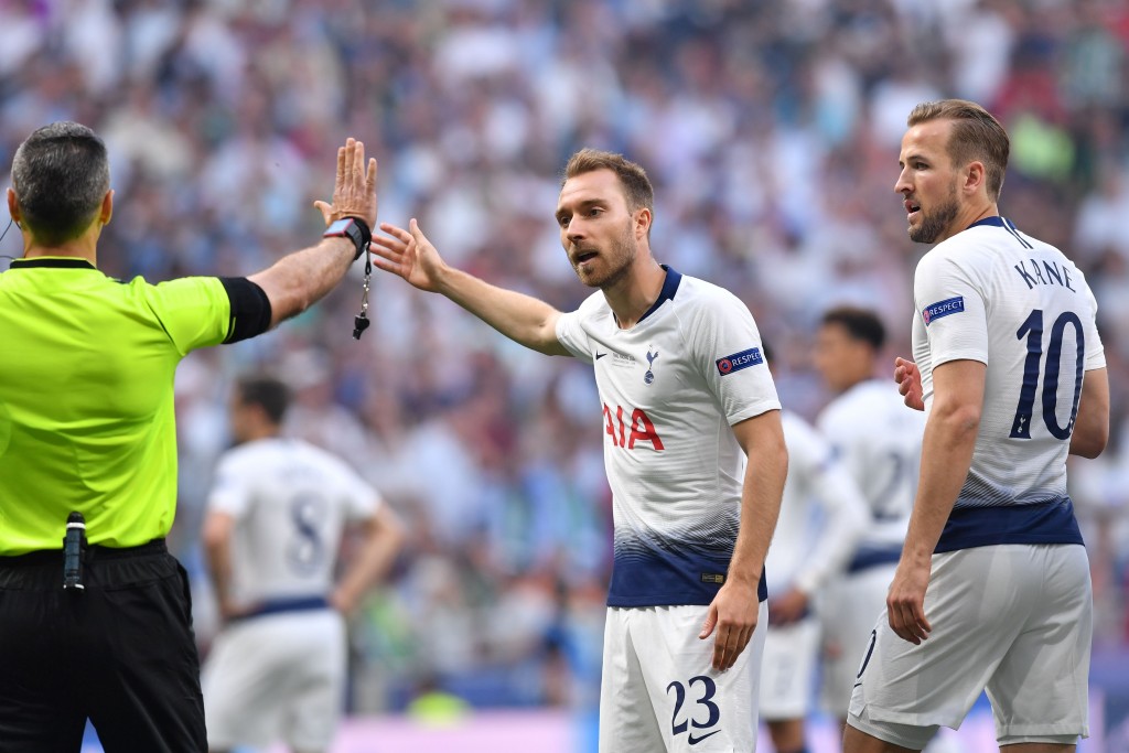 That way for Manchester? (Picture Courtesy - AFP/Getty Images)