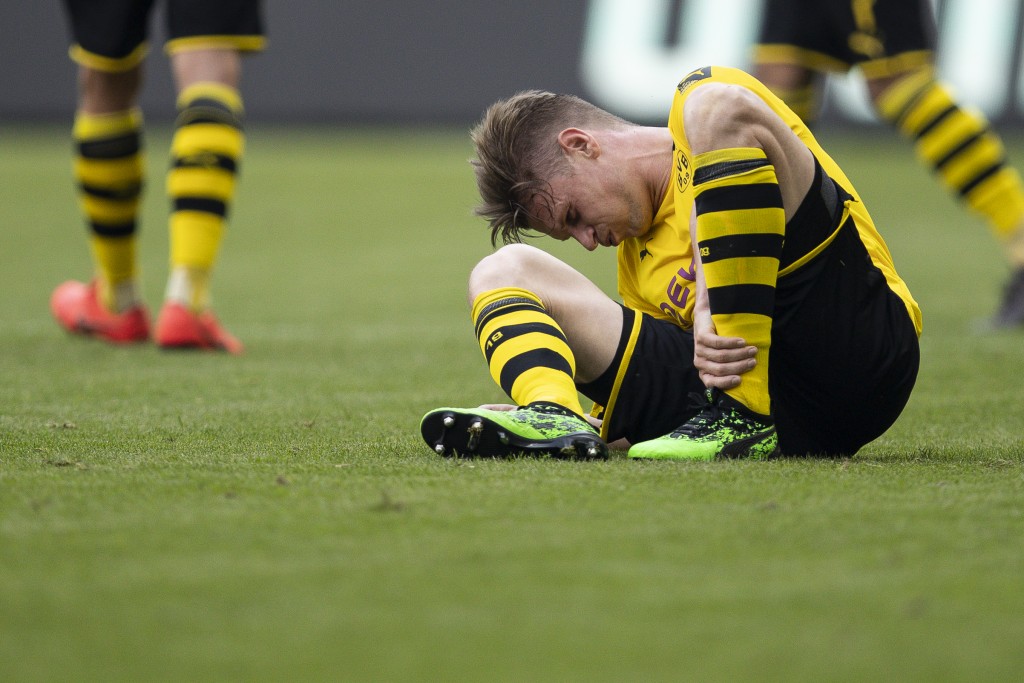 MOENCHENGLADBACH, GERMANY - MAY 18: Lukasz Piszczek of Borussia Dortmund reacts during the Bundesliga match between Borussia Moenchengladbach and Borussia Dortmund at Borussia-Park on May 18, 2019 in Moenchengladbach, Germany. (Photo by Maja Hitij/Bongarts/Getty Images)