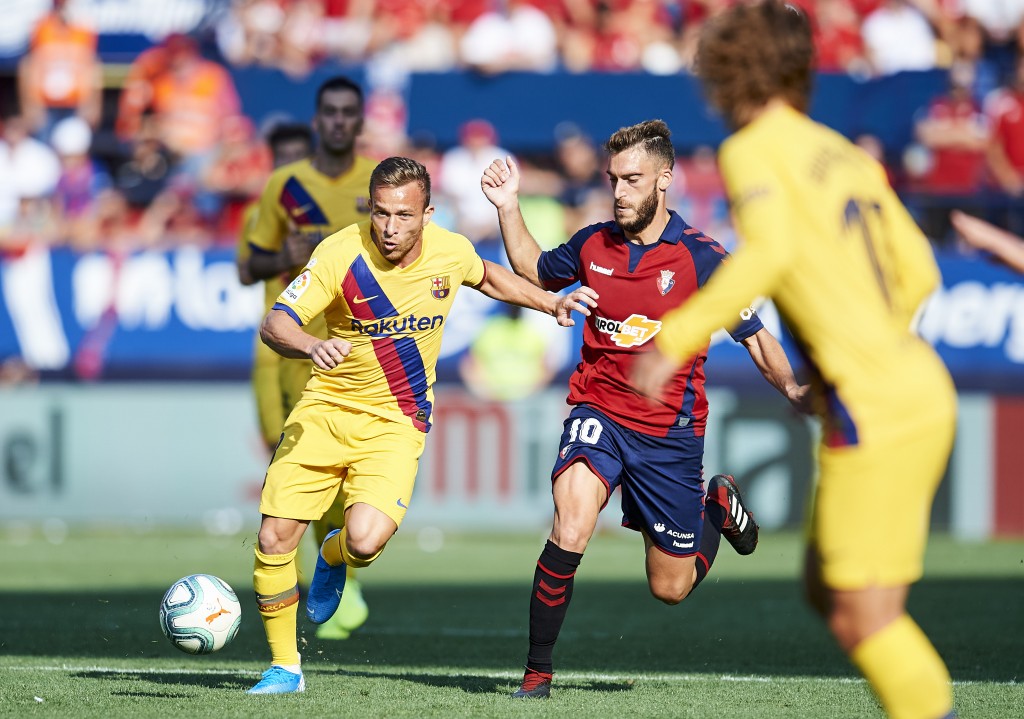 Arthur's talents have been sorely missed in the middle of the park. (Photo by Juan Manuel Serrano Arce/Getty Images)