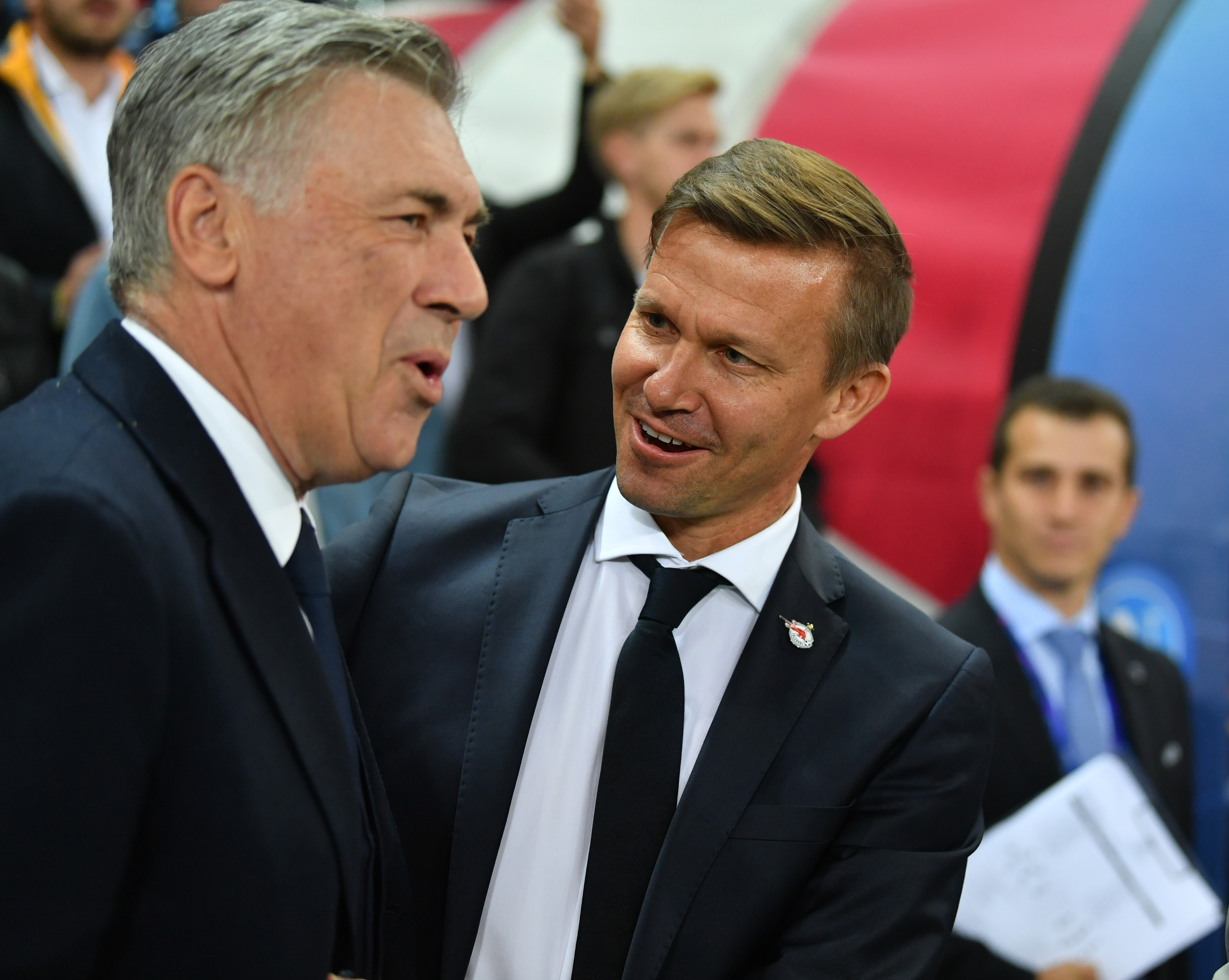 Napoli's Italian head coach Carlo Ancelotti (L) and Salzburg's US head coach Jesse Marsch talk prior to the UEFA Champions League Group E football match FC Red Bull Salzburg v SSC Napoli on 23 October 2019 in Salzburg, Austria. (Photo by BARBARA GINDL / APA / AFP) / Austria OUT (Photo by BARBARA GINDL/APA/AFP via Getty Images)