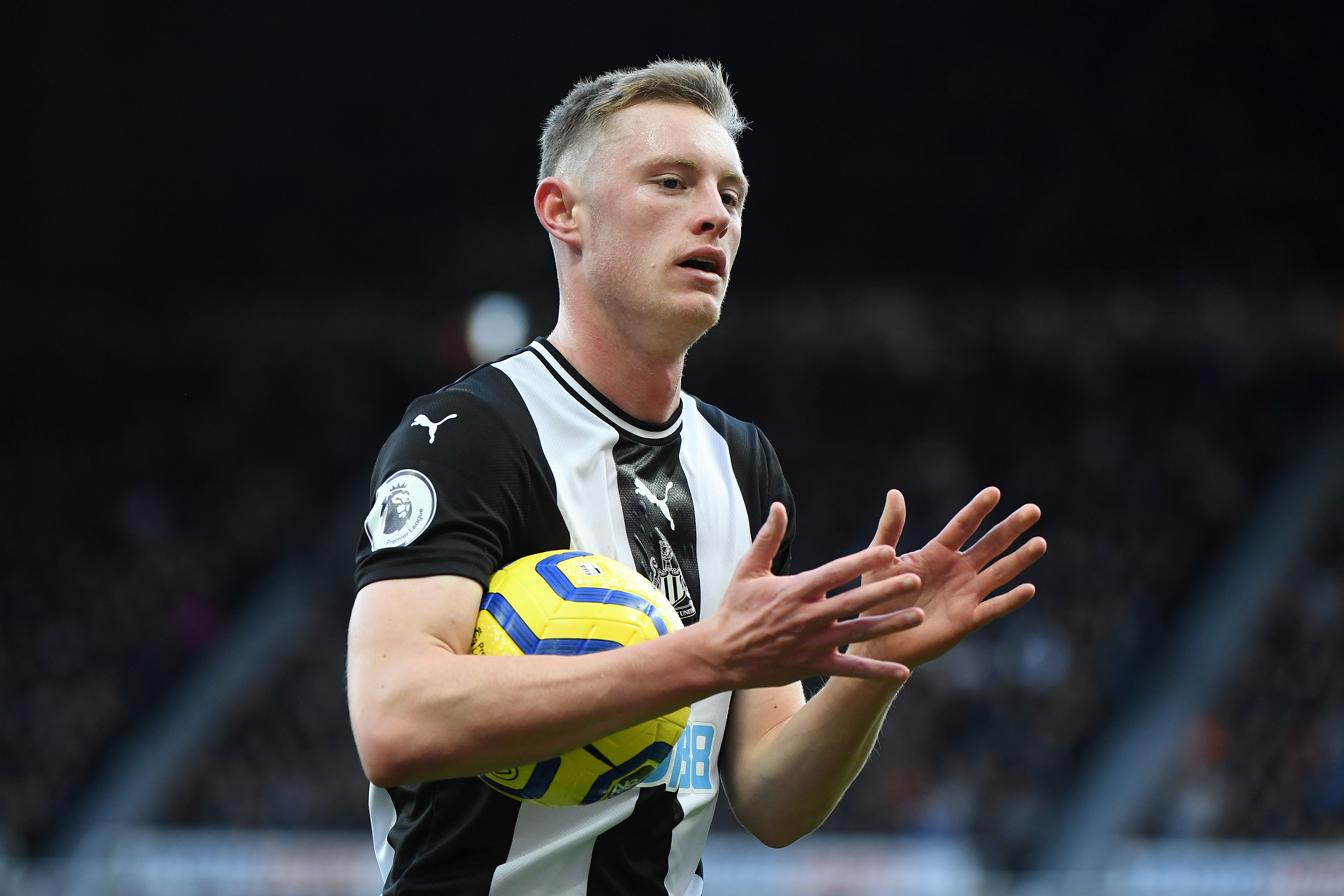 Merseyside giants Everton remain keen on Newcastle United midfielder Sean Longstaff as we head into the January transfer window.