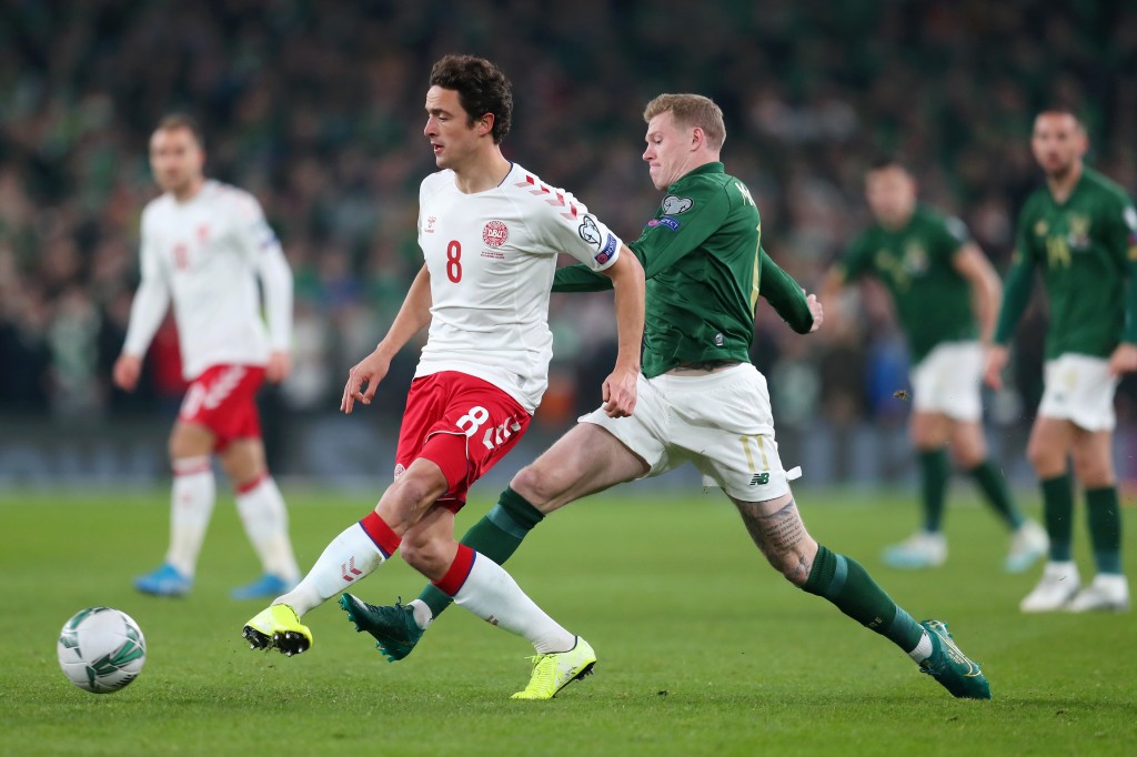 DUBLIN, IRELAND - NOVEMBER 18: Thomas Delaney of Denmark battles for possession with James McClean of Republic of Ireland during the UEFA Euro 2020 qualifier between Republic of Ireland and Denmark at Dublin Arena on November 18, 2019 in Dublin, . (Photo by Catherine Ivill/Getty Images)