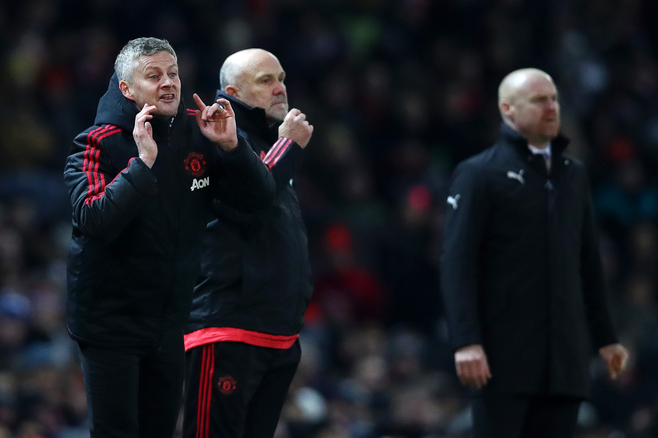 MANCHESTER, ENGLAND - JANUARY 29: Ole Gunnar Solskjaer, Interim Manager of Manchester United gives his team instructions during the Premier League match between Manchester United and Burnley at Old Trafford on January 29, 2019 in Manchester, United Kingdom. (Photo by Clive Brunskill/Getty Images)