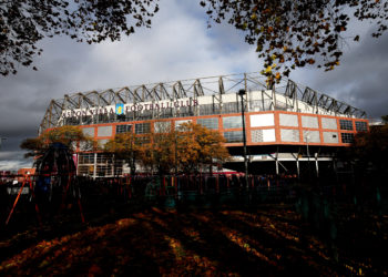 Aston Villa rival Arsenal in Dusan Vlahovic pursuit.