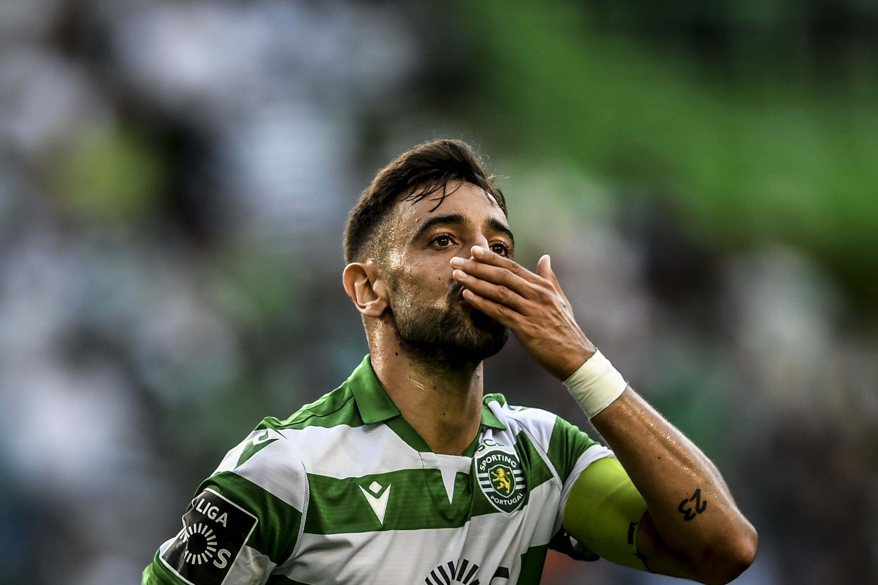Sporting's Portuguese midfielder Bruno Fernandes celebrates after scoring during the Portuguese League football match between Sporting CP and Rio Ave at Alvalade stadium in Lisbon on August 31, 2019. (Photo by PATRICIA DE MELO MOREIRA / AFP) (Photo credit should read PATRICIA DE MELO MOREIRA/AFP via Getty Images)