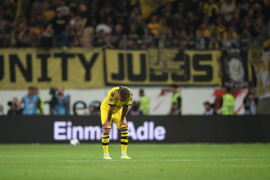 FRANKFURT AM MAIN, GERMANY - SEPTEMBER 22: Mario Goetze of Borussia Dortmund reacts disappointed after the Bundesliga match between Eintracht Frankfurt and Borussia Dortmund at Commerzbank-Arena on September 22, 2019 in Frankfurt am Main, Germany. (Photo by Christian Kaspar-Bartke/Bongarts/Getty Images)