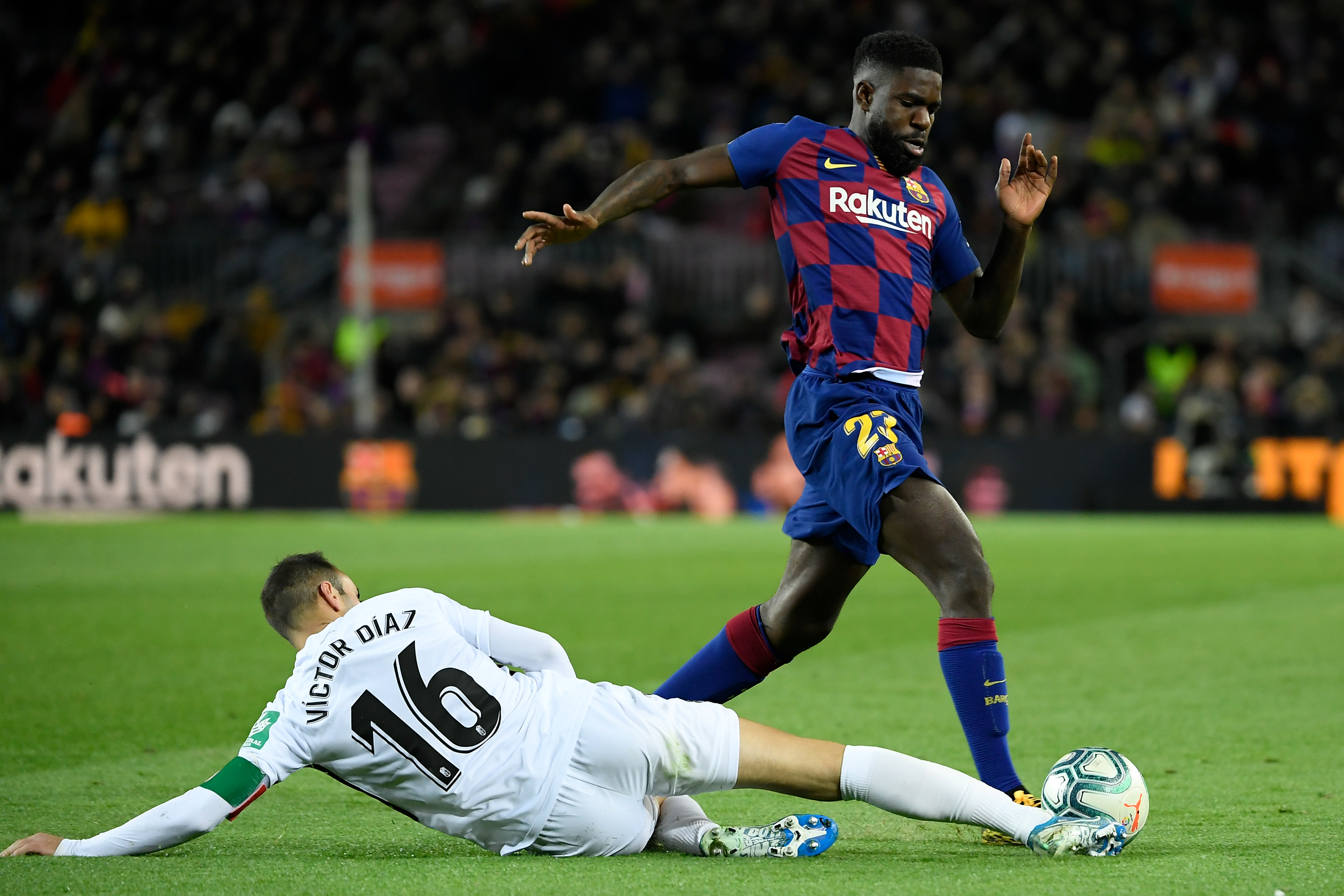 Umtiti impressed (Photo by LLUIS GENE/AFP via Getty Images)