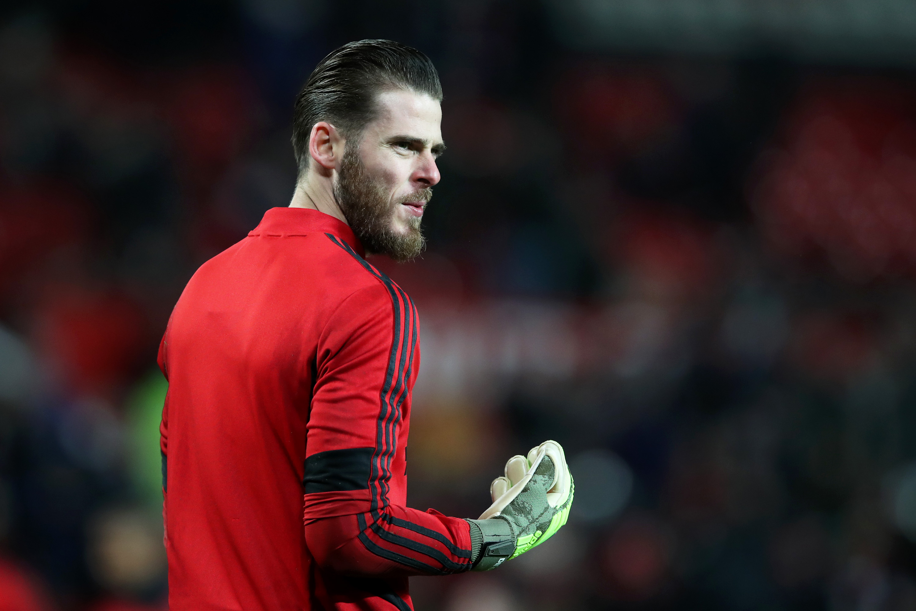 Chelsea considering David de Gea move.