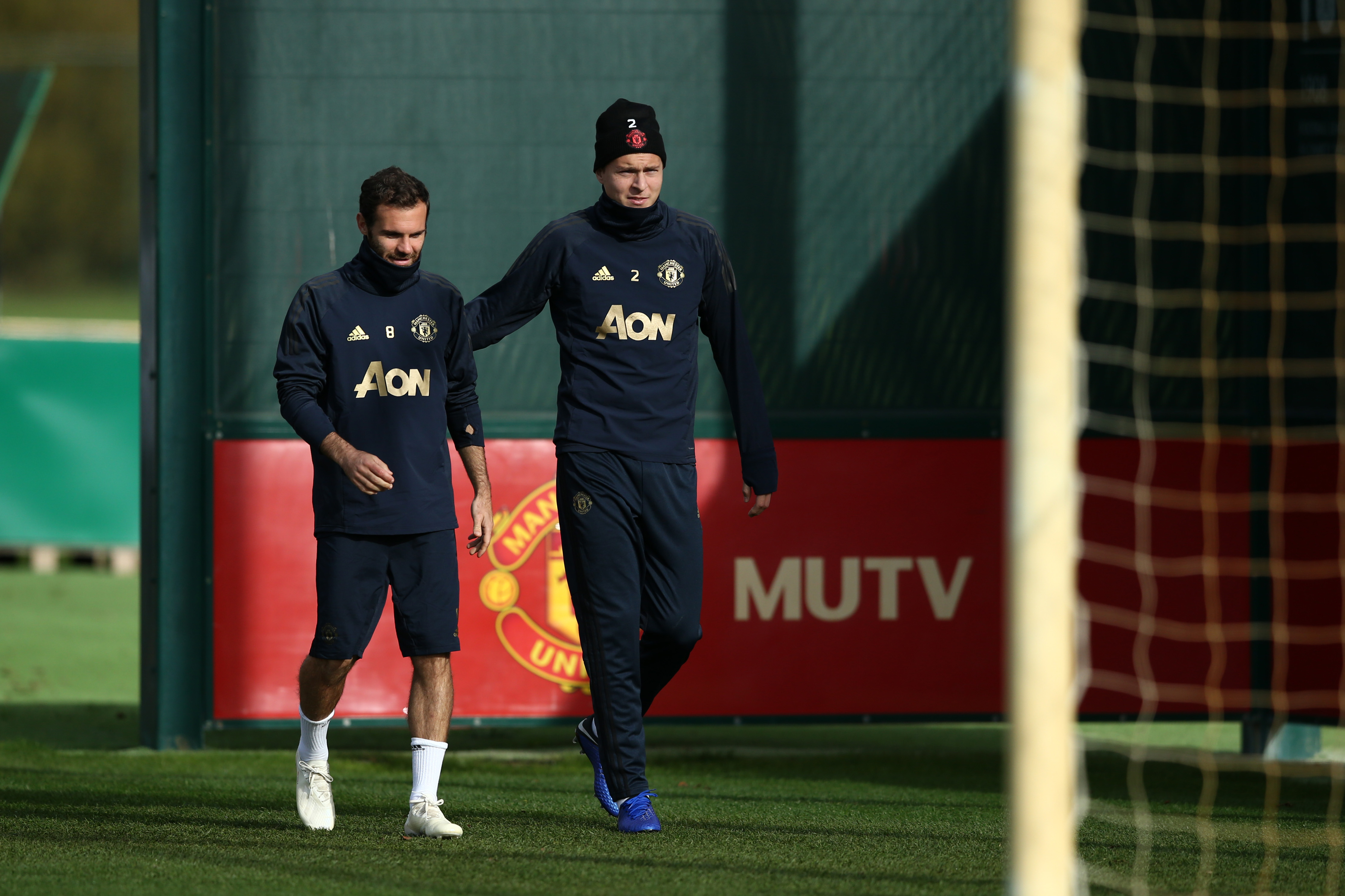 MANCHESTER, ENGLAND - OCTOBER 22:  Juan Mata and Victor Lindelof of Manchester United arrives during a training session ahead of their UEFA Champions League Group H match against Juventus at Aon Training Complex on October 22, 2018 in Manchester, England.  (Photo by Jan Kruger/Getty Images)