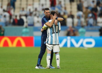 L-R Lionel Scaloni, Lionel Messi ARG, DECEMBER 9, 2022 - Football / Soccer : Scaloni and Messi celebrate after winning FIFA World Cup, WM, Weltmeisterschaft, Fussball Qatar 2022 Quarter-final match between Netherlands 2 PSO 3-4 2 Argentina at the Lusail Stadium in Al Daayen, Qatar. Noxthirdxpartyxsales PUBLICATIONxNOTxINxJPN 206012351