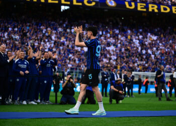 Inter Milan v Hellas Verona - Serie A Alessandro Bastoni of Inter Milan celebrates after winning the Scudetto during the Serie A match between Inter Milan and Hellas Verona at San Siro Stadium in Milan, Italy, on May 17, 2026. Milan Lombardy Italy PUBLICATIONxNOTxINxFRA Copyright: xAndreaxDiodatox originalFilename:diodato-intermil260517_np7zT.jpg