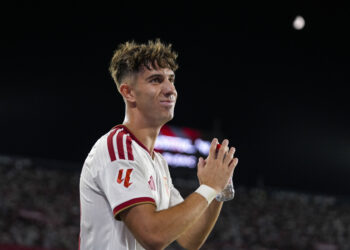 September 19, 2026, Sevilla, Sevilla, Spain: Miguel Sierra of Sevilla FC gestures during the Spanish league, LaLiga EA Sports, football match played between Sevilla FC and FC Barcelona, Barca at Ramon Sanchez-Pizjuan stadium on September 19, 2026, in Sevilla, Spain. Sevilla Spain - ZUMAa181 20260919_zaa_a181_676 Copyright: xJoaquinxCorcherox