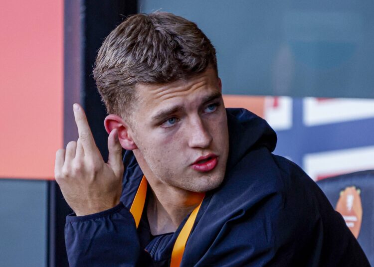 Chelsea rival Manchester United, Barcelona in Ruud Nijstad chase.